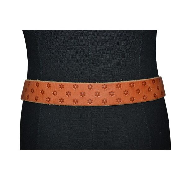 Lucky Brands Size Medium Leather Belt Flower Pattern - Picture 2 of 5
